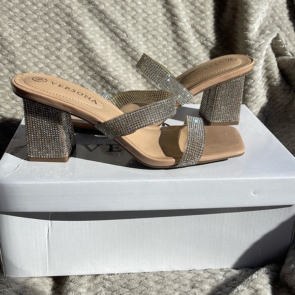Versona Heels NWT - Picture 1 of 5